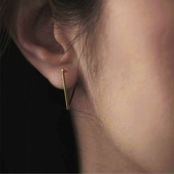 Minimalist Triangle String Stud Earrings - Picture 2 of 5